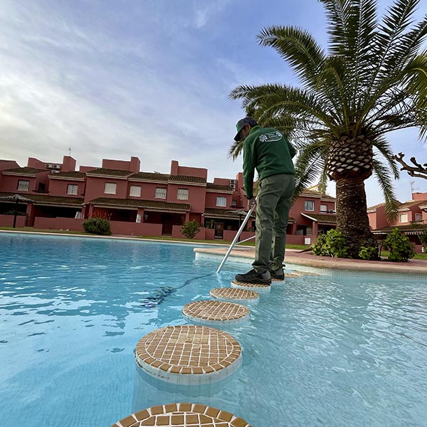 mantenimiento y reparación de piscinas perez gardens empresa de mantenimiento de piscinas La Manga, Murcia