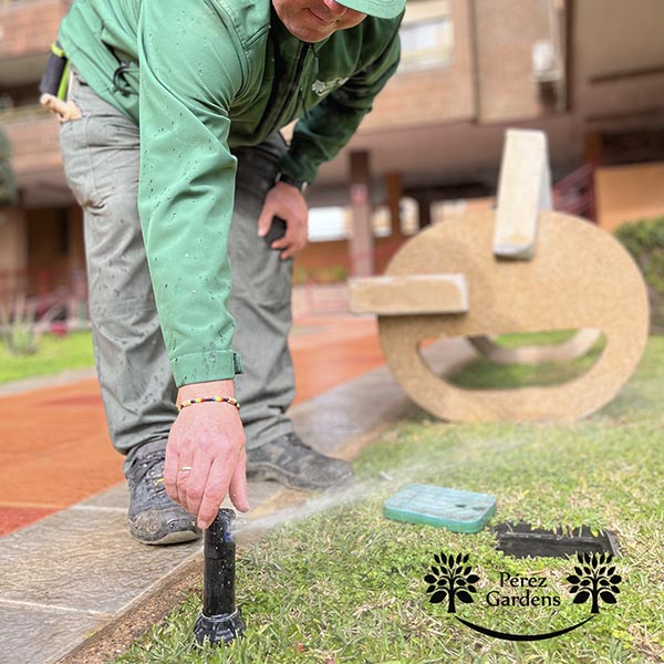 empresa especializada en mantenimiento de comunidades y jardinería
